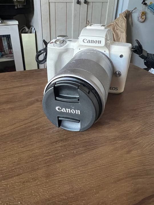 Canon EOS KISS M Wズームキット WH