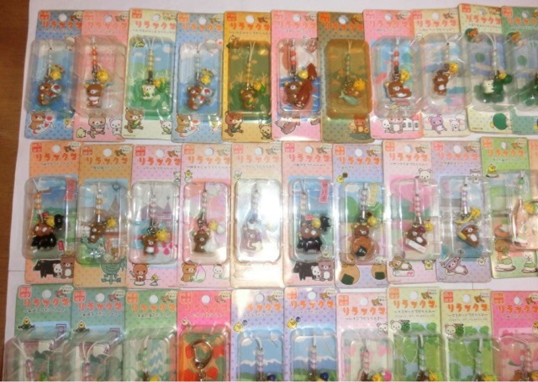 リラックマ　ご当地グッズ　チャームストラップ等　約69個