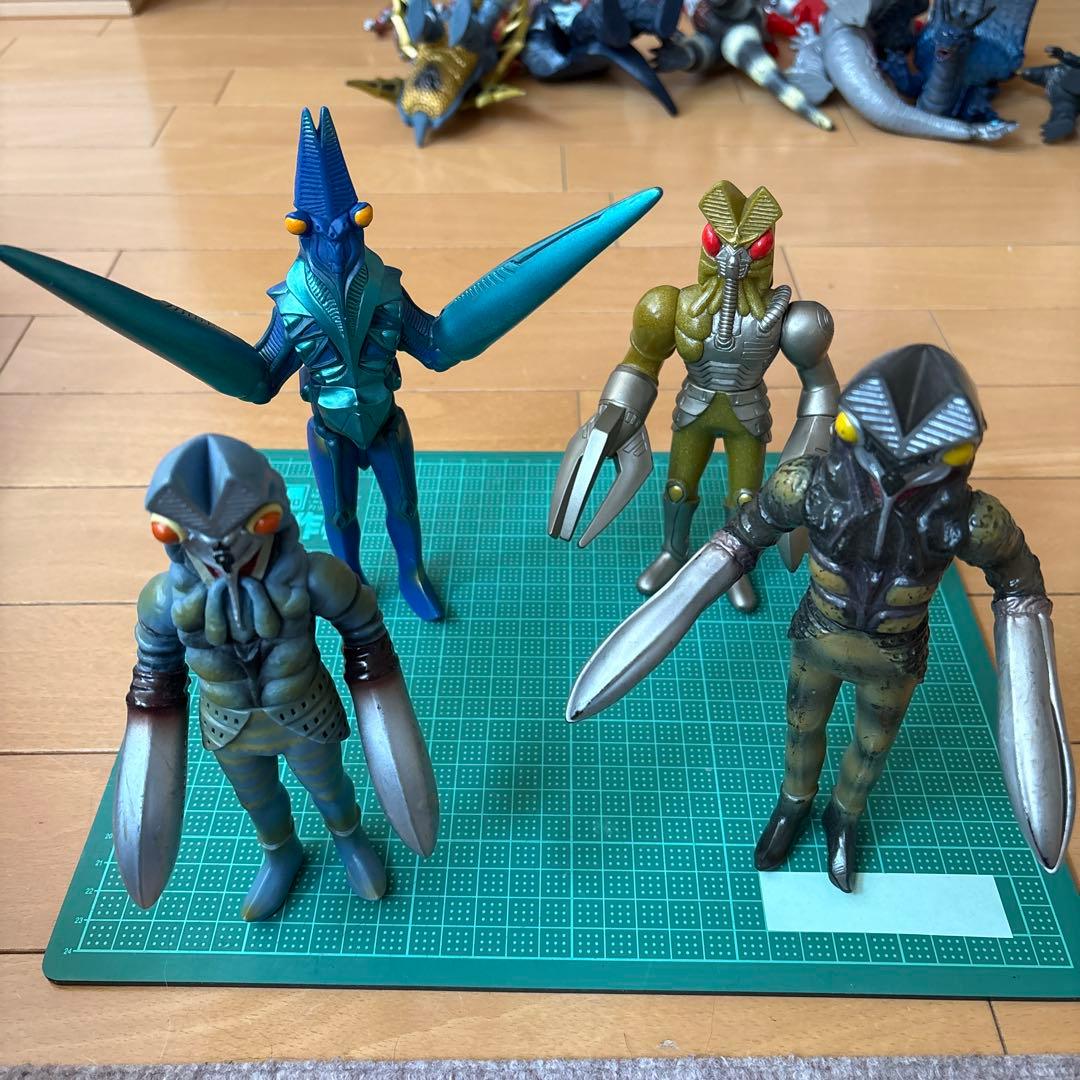 ウルトラマン 怪獣 ソフビ 36体 まとめ売り - メルカリ