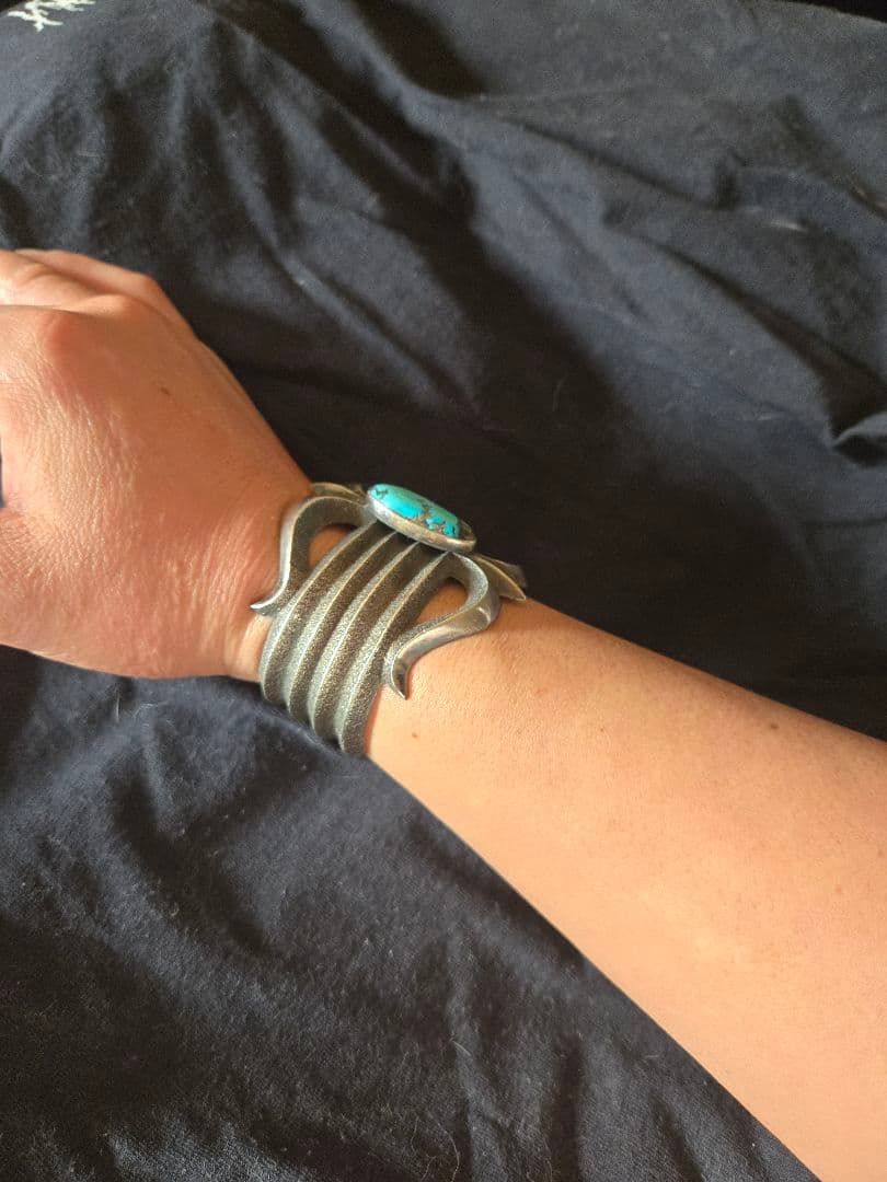 ♢ナバホ族♢ケビンヤジー トゥファーキャストバングル - メルカリ