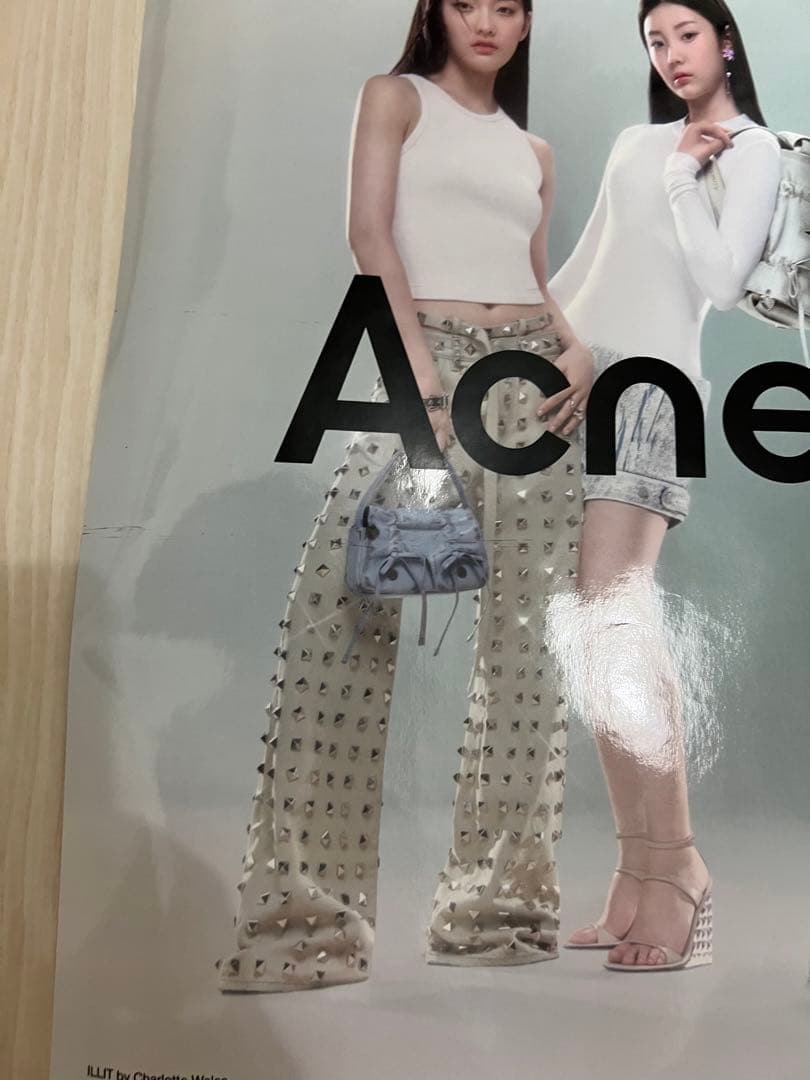 ILLIT アイリット ポスター MOKA アクネストゥディオズ 24SS - メルカリ