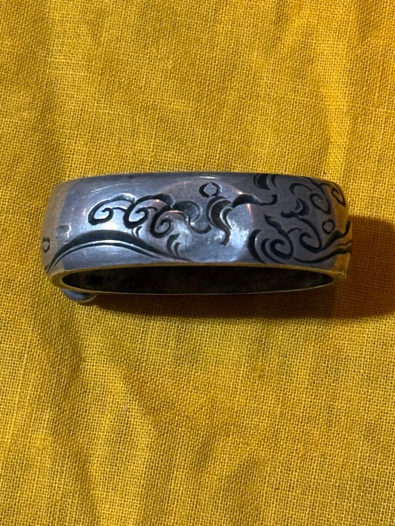 縁金具加工品アクセサリ 銀製？ 波図