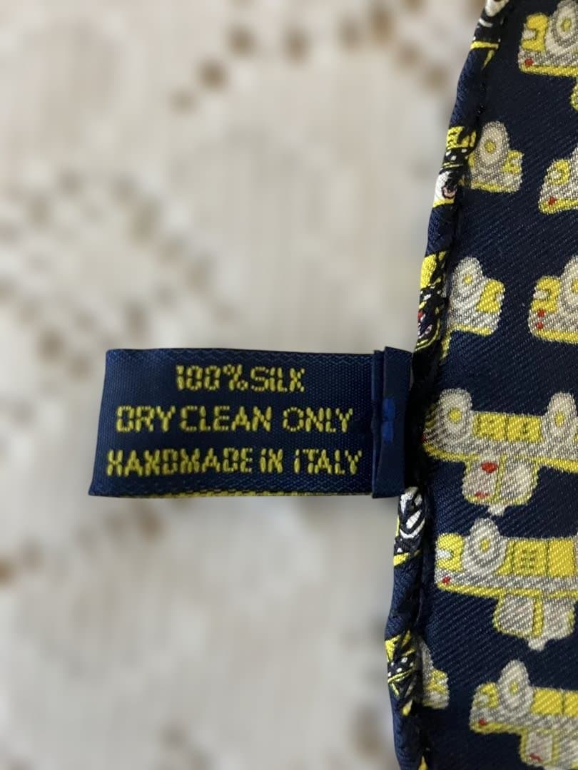 ジェームスリジィのシルク製 車柄スカーフMade in Italy