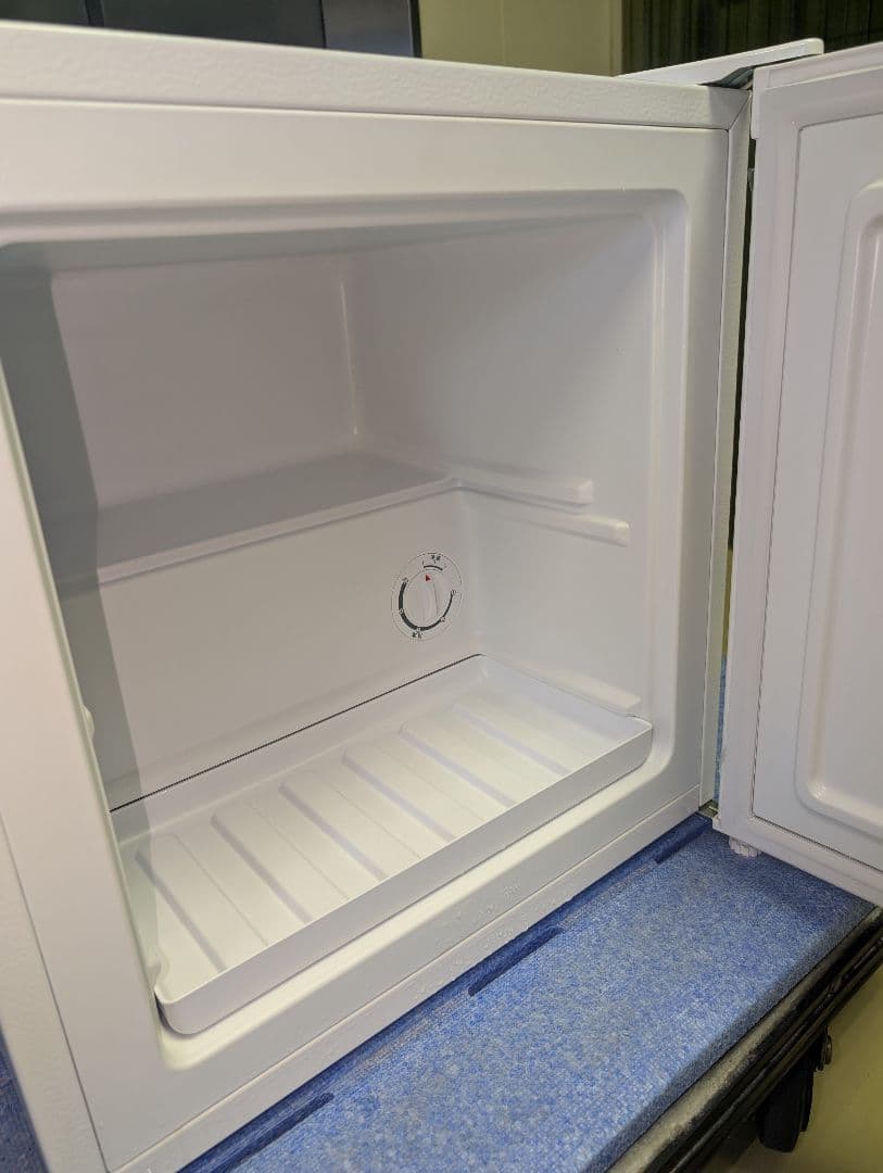 中古美品24年製冷凍庫FZ03A-31WT※一部地域配送設置無料《中段棚無し