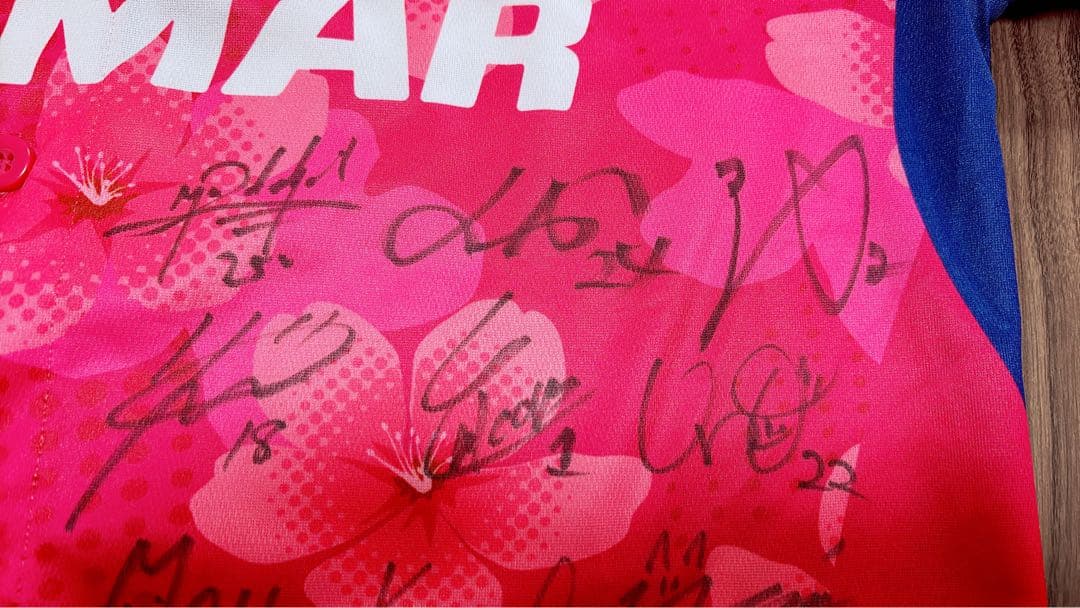 新品 Jリーグセレッソ大阪 レディース選手サイン入りシャツ - メルカリ