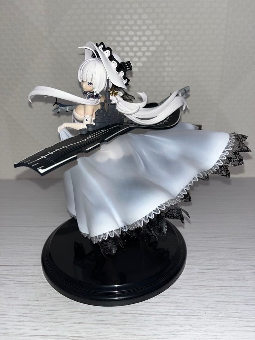 イラストリアス 「アズールレーン」 1/8 PVC＆ABS製塗装済み完成品