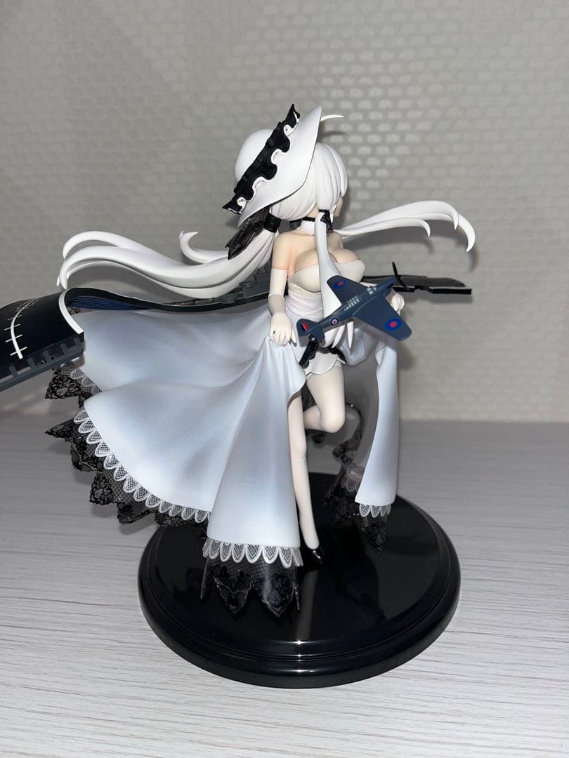イラストリアス 「アズールレーン」 1/8 PVC＆ABS製塗装済み完成品