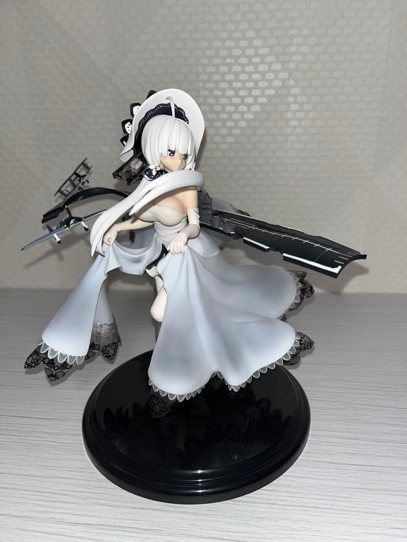 イラストリアス 「アズールレーン」 1/8 PVC＆ABS製塗装済み完成品
