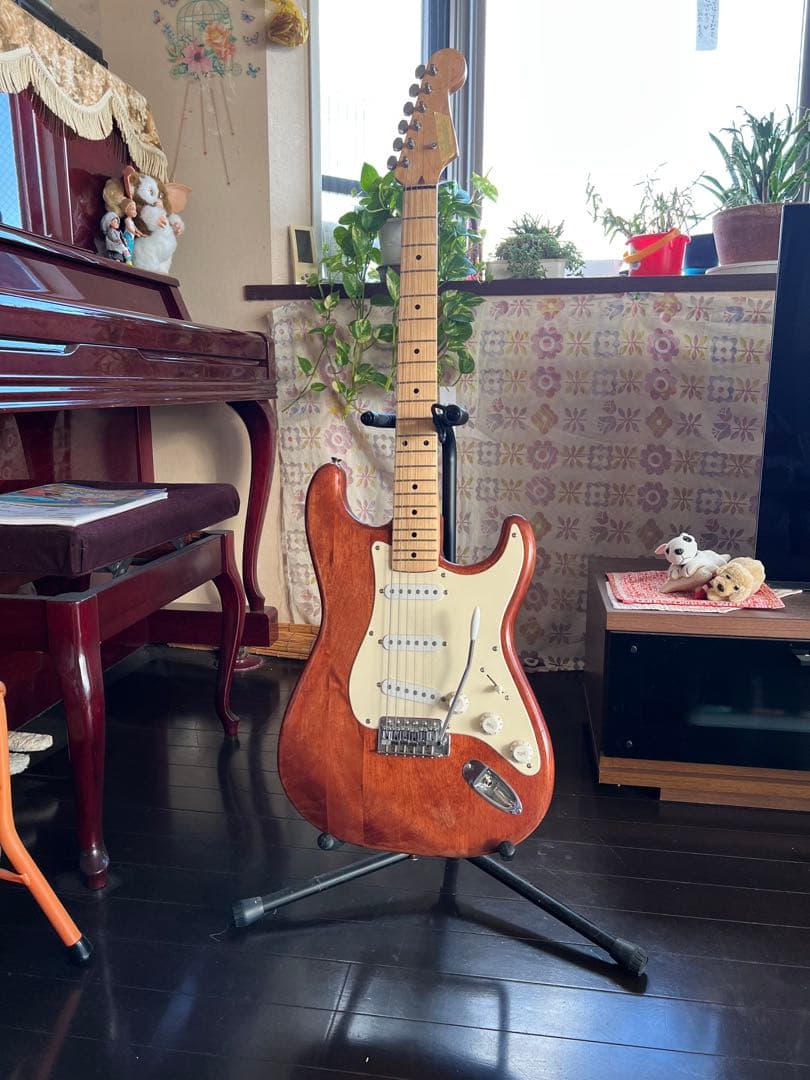 ストラトキャスター タイプ手作りエレキギター