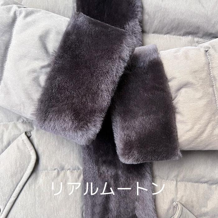 ハンティングワールドのダウンコート ムートンコンビ ロゴ入り