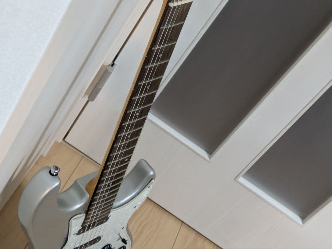 Elioth No.S305 シルバーエレキギター ソフトケース+付属品付