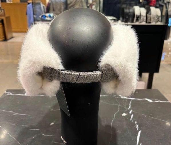 即購入OK】PXG 冬用 サンバイザー レディース 耳当て付き 防寒 - メルカリ