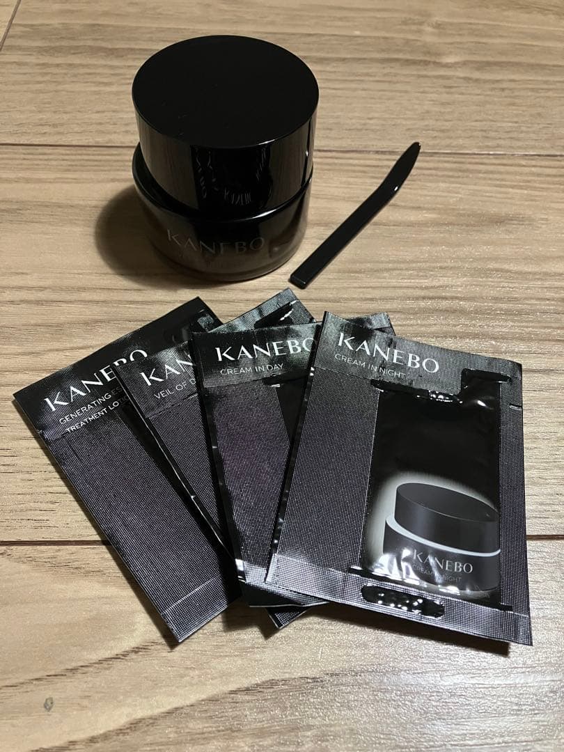 カネボウ ライブリースキンウェアII 220 shell サンプル付き - メルカリ