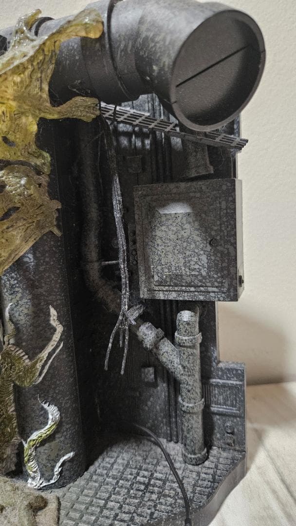 エイリアン チェストバスター 母胎 貫通 フィギュア