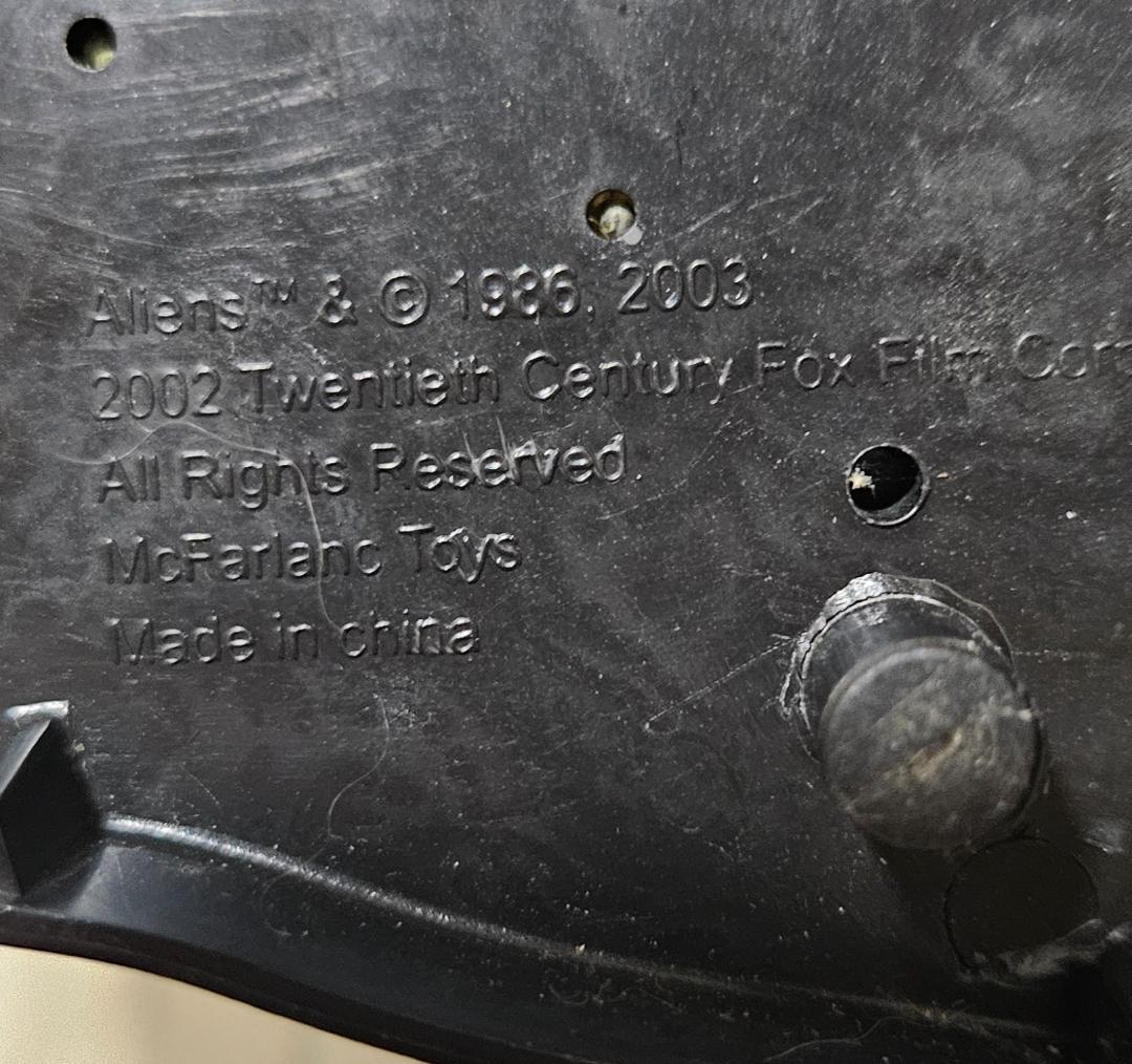 エイリアン チェストバスター 母胎 貫通 フィギュア