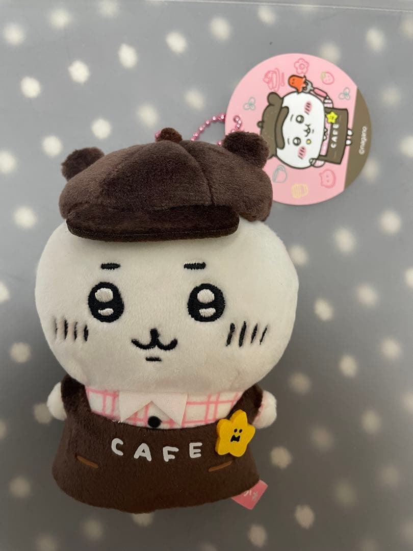 ちいかわ カフェの店員さんマスコット - メルカリ