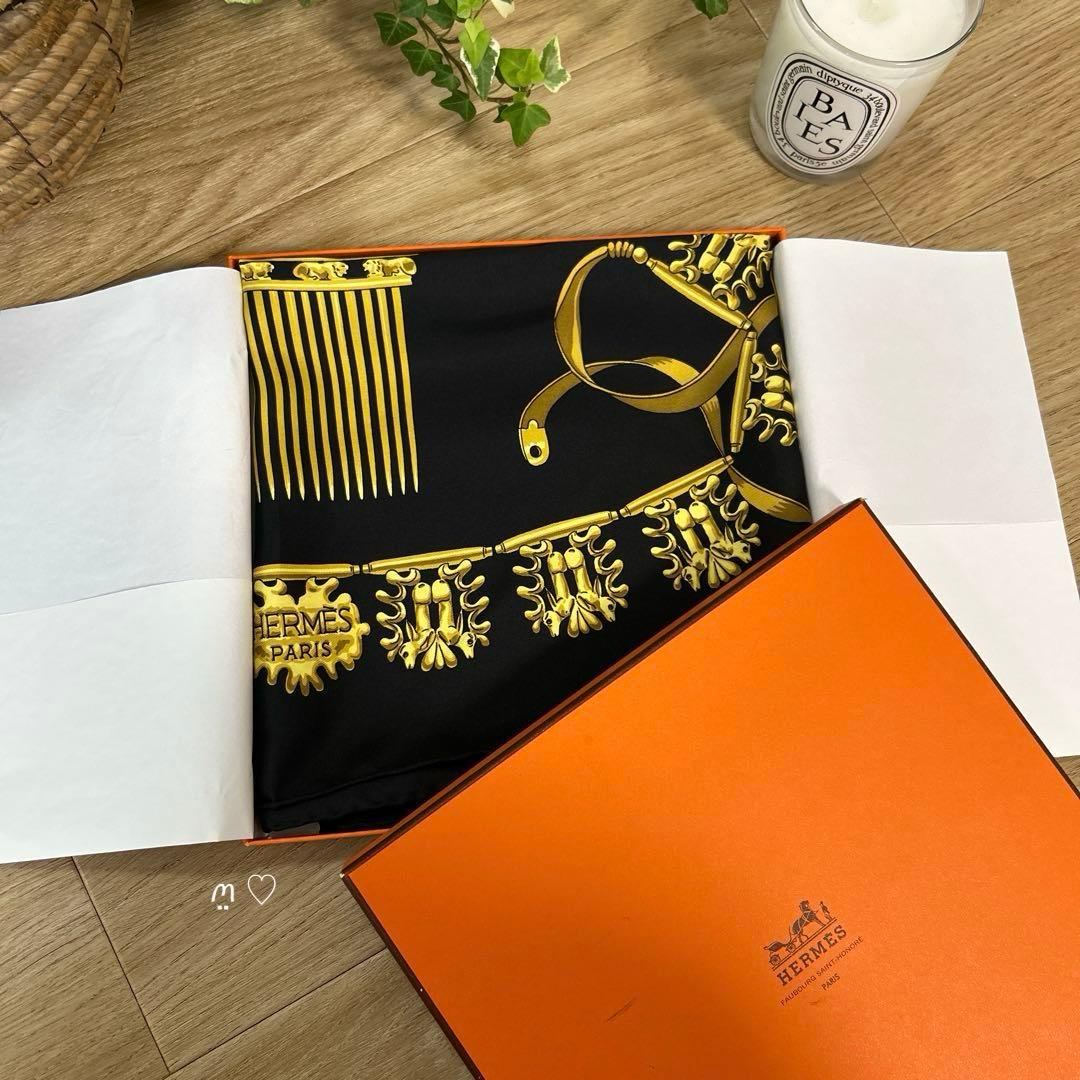 HERMES エルメス カレ90 黄金の騎士 シルクスカーフ ブラック/ゴールド