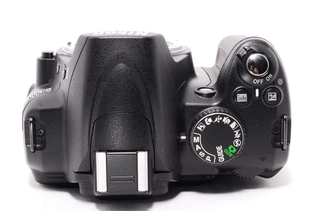 すぐ使える◇Nikon D3000◇スマホ転送◇一眼レフカメラ◇手ぶれ補正