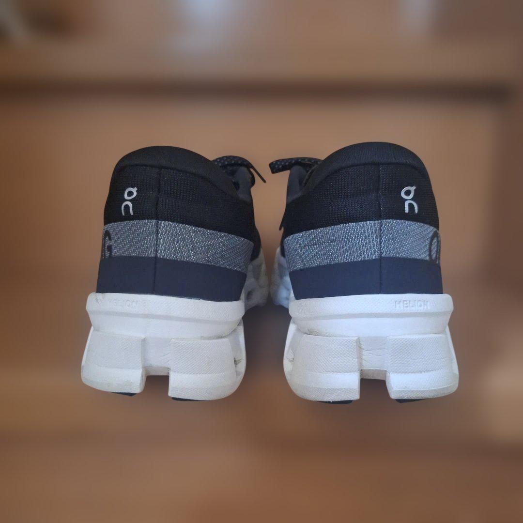 On Cloudmonster 2　26.0cm　ブラック