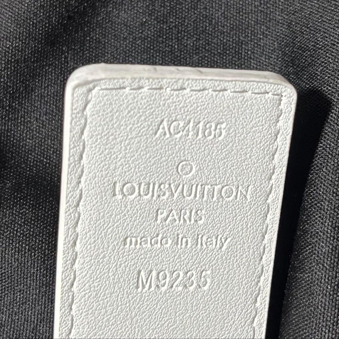 Tee Shyne Yvng Patra着用 LV leather belt