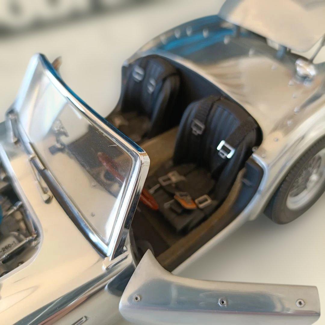 エグゾト製 シェビー コブラ シルバー 1/18 - メルカリ