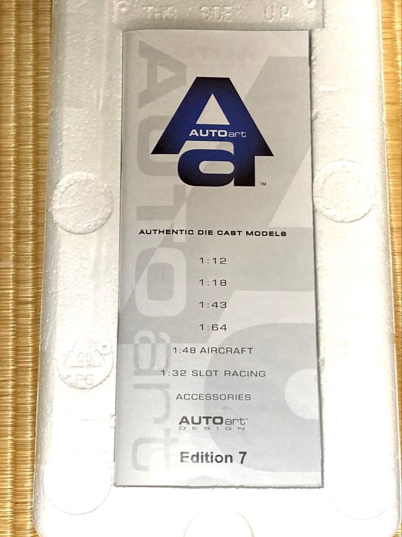 Jeep Grand Wagoneer ミニカー ホワイト/ウッド調　1989