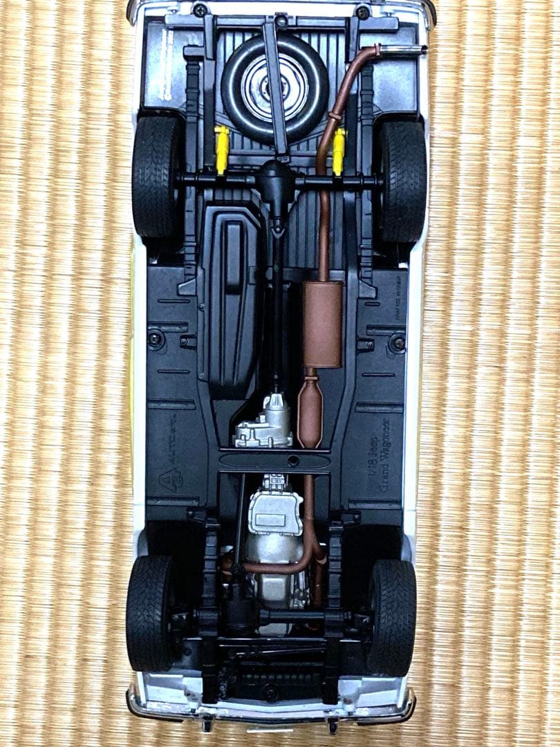 Jeep Grand Wagoneer ミニカー ホワイト/ウッド調　1989