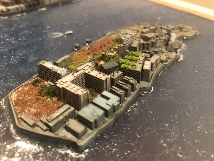 軍艦島完成品 過去と現代 ジオラマ - メルカリ