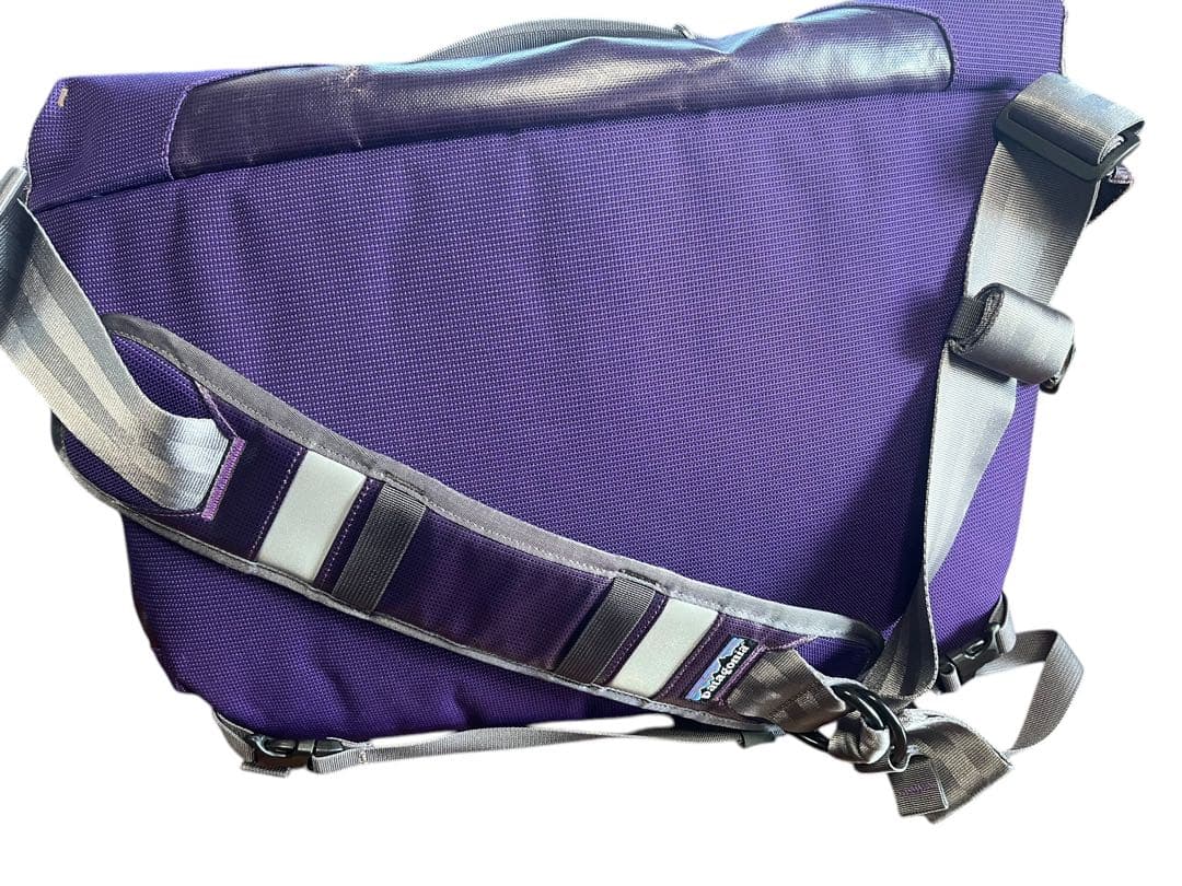 廃番品 パタゴニア ブラックホール・メッセンジャー 22L Patagonia