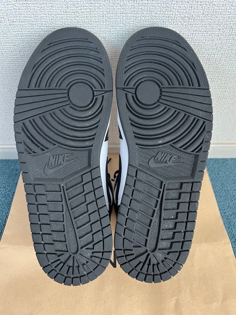 NIKE AIR JORDAN 1 MID ブラック ホワイト 28.5cm