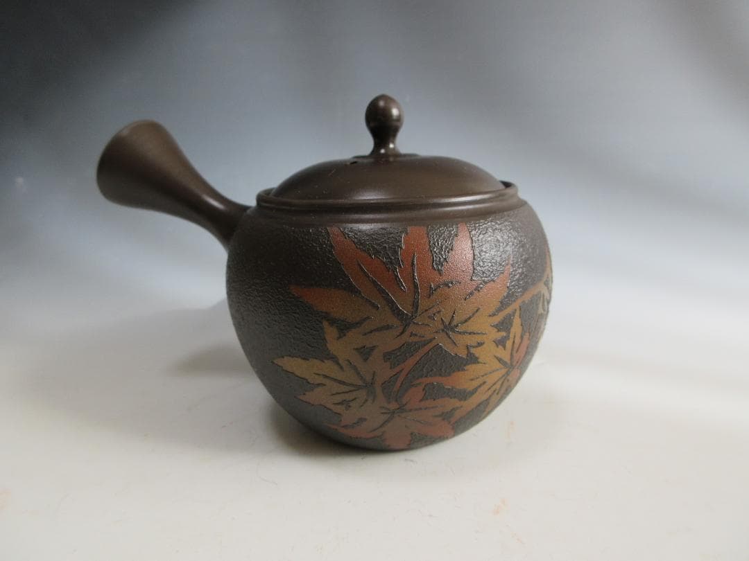 未使用】常滑焼 秋峰造 紅葉紋様 黒泥 急須 共箱 茶注