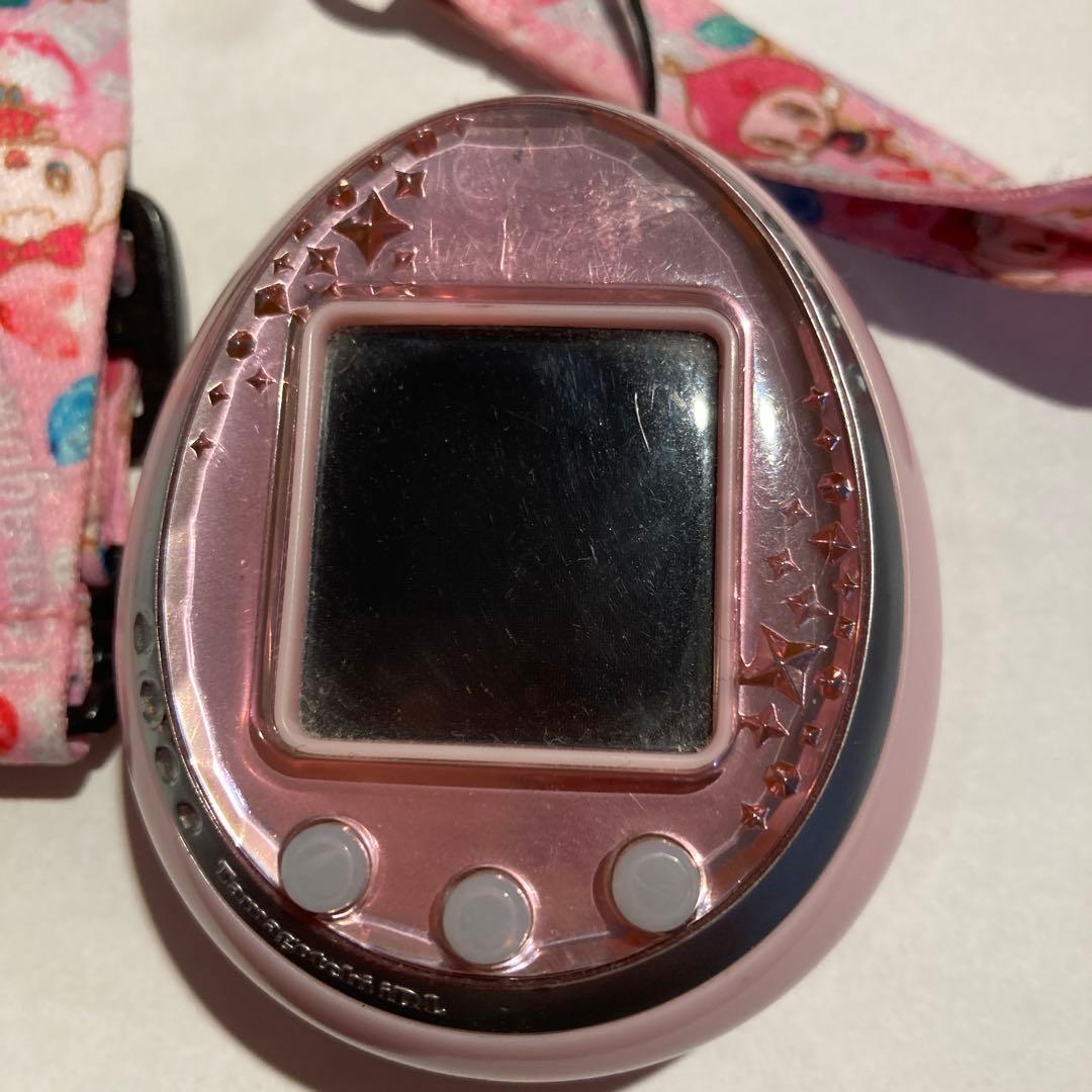 美品 たまごっちiDL ロイヤルピンク ストラップ付き - メルカリ