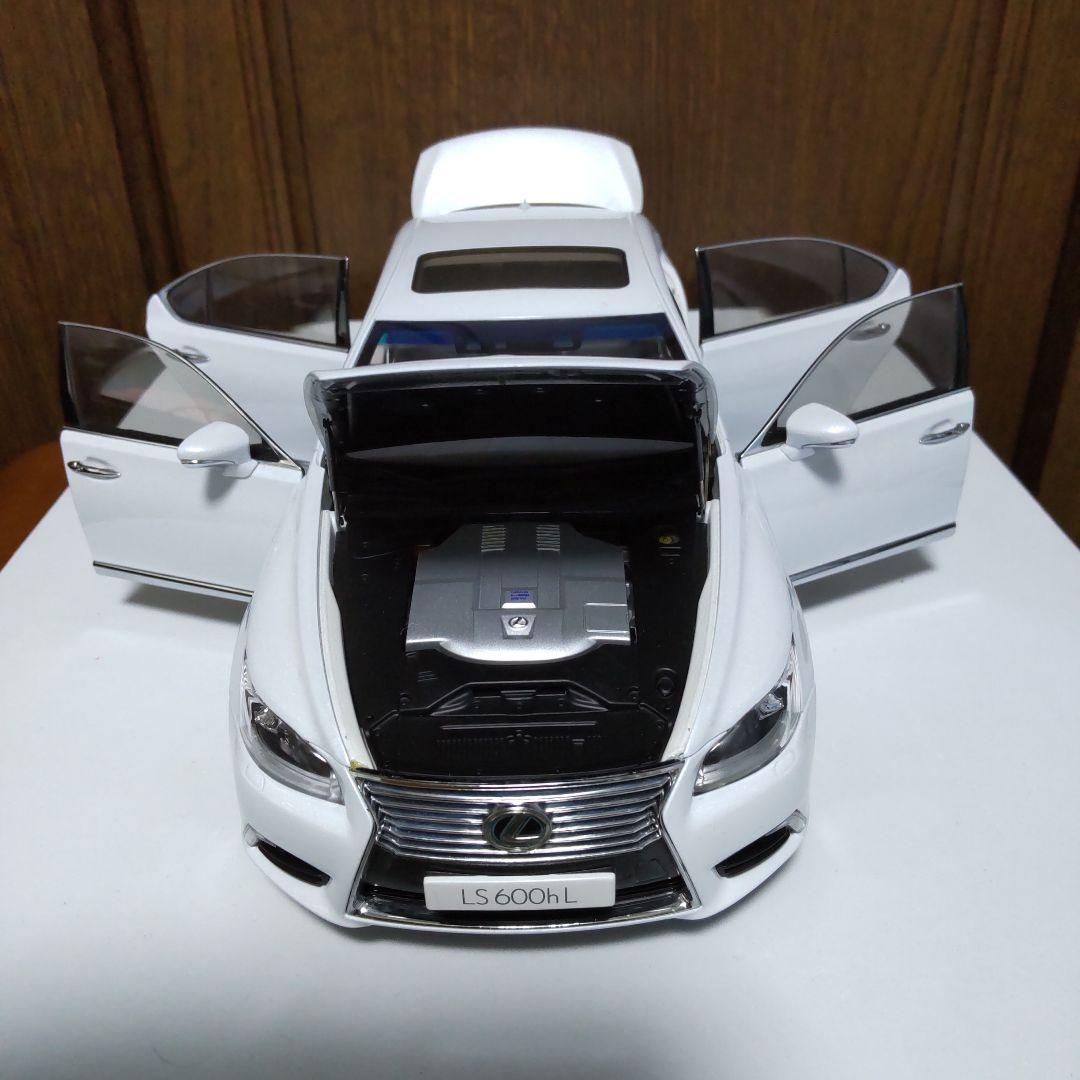 レクサス LS600hL ホワイトパール 1/18 オートアート - メルカリ