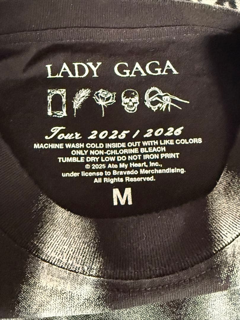 レディーガガ Lady Gaga ツアー クレジット入 Tシャツ Mサイズ 新品