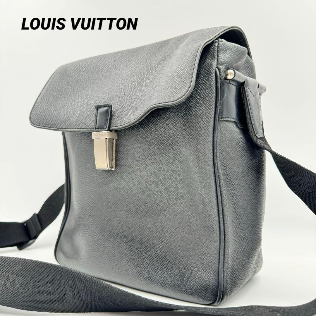 LOUIS VUITTON タイガ　メッセンジャーバッグ　ブラック　レザー ルイ・ヴィトン ショルダーバッグ メッセンジャーバッグ 斜め掛け