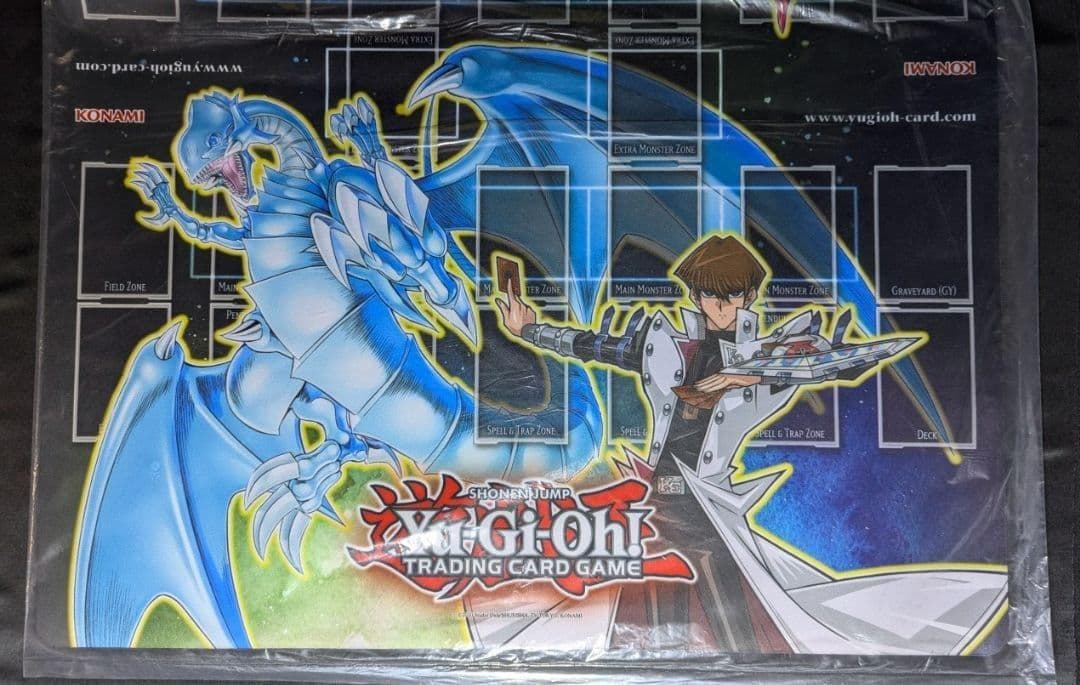 遊戯王　プレイマット　遊戯　海馬　2人用 ブラック・マジシャン 青眼の白龍