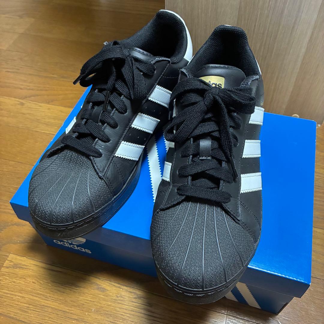 常田大希着用 adidas SUPERSTAR XLG スーパースター ブラック - メルカリ