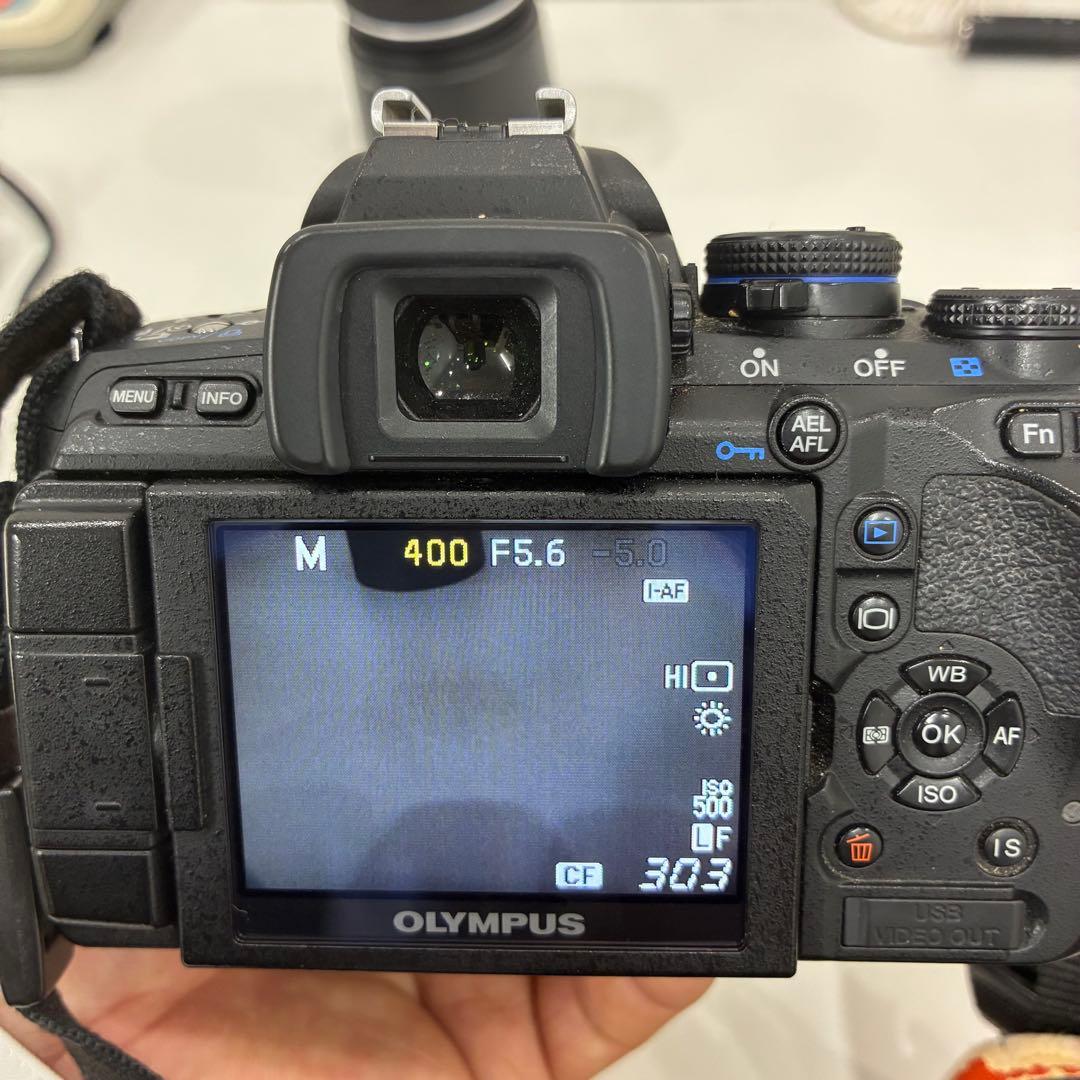 オリンパス E-620 デジタル一眼レフ＋14-42mm レンズセット フード付