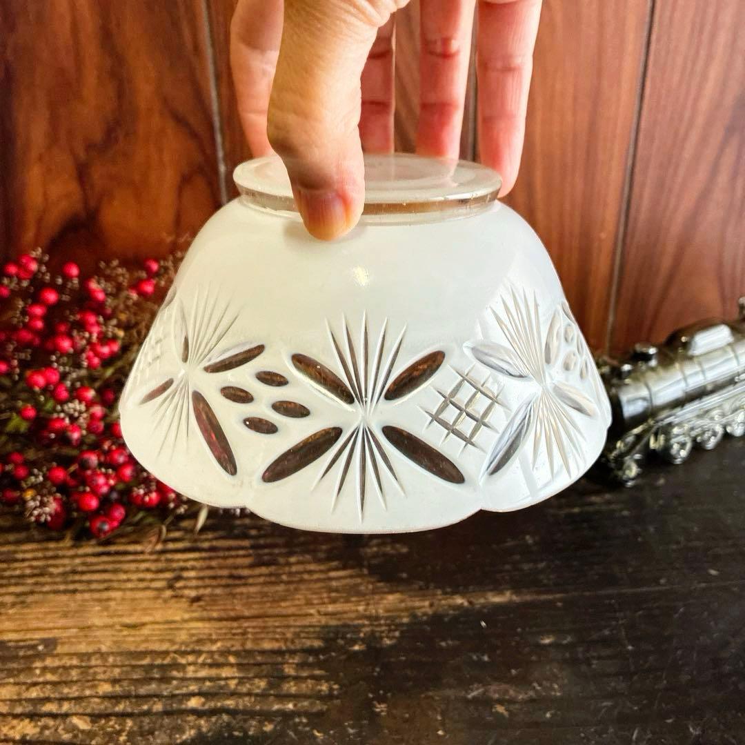 骨董 時代ガラス 超希少 白被せ切子 電笠調 和モダンカット 輪花 氷