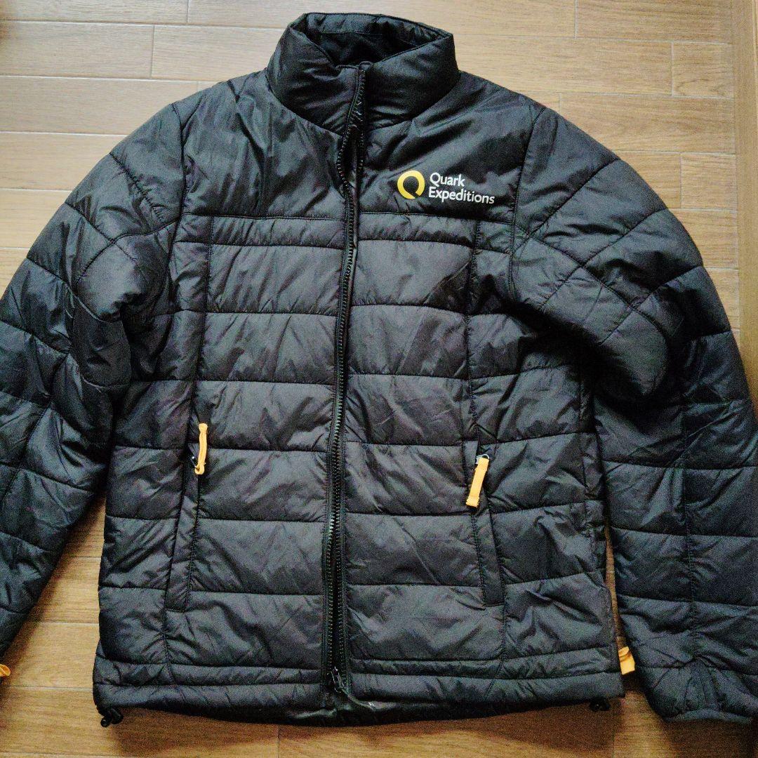 パルカ （2025年2月5、7日 南極上陸時に着用） & ボトル