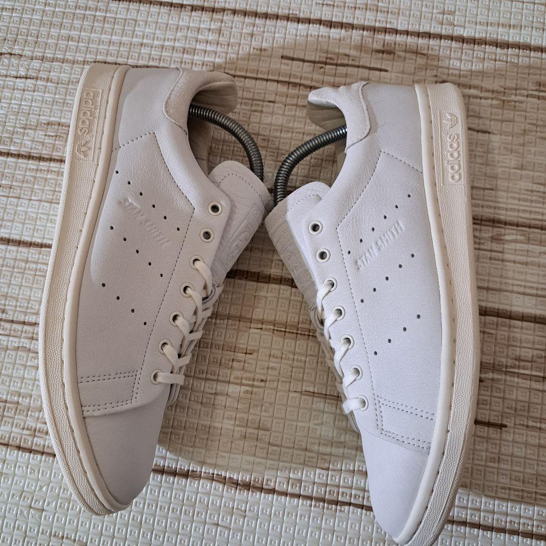 新品未使用 スタンスミス上位モデル LUX 本革 クリーム色 27.5cm