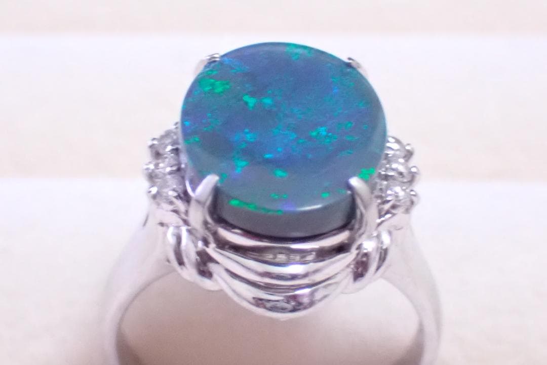 ブラックオパール　指輪　3.02ct　脇石ダイヤ　0.09ct　10.5号