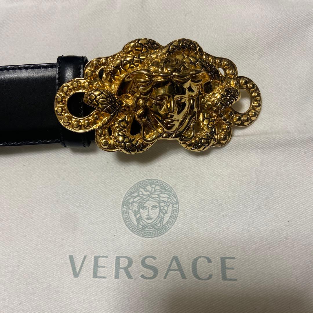 VERSACE メデューサ ベルト 85/84 ラ メドゥーサ 装飾付き レザー ベルト 4 cm ブラック | VERSACE JP