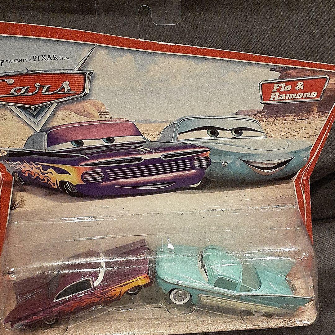 カーズ マテル社 ラジエータースプリングス 18台とスタンリー銅像