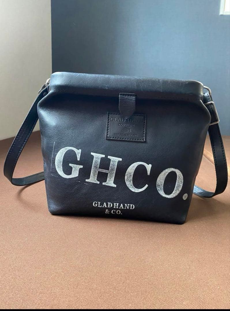 グラッドハンドレザーショルダーバッグ GLAD HAND（グラッドハンド） (グラッドハンド）VASCO (ヴァスコ