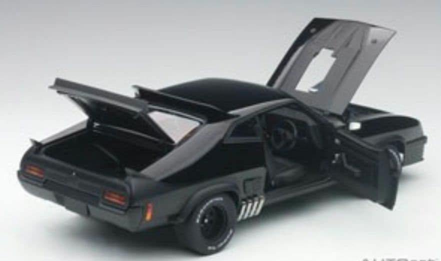 1/18 オートアート インターセプター チューンドバージョン マッドマックス