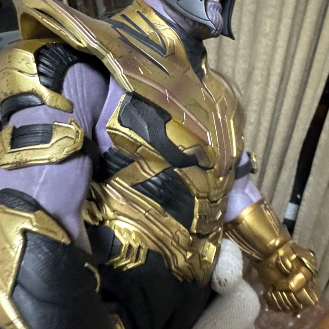 サノス フィギュア ホットトイズ