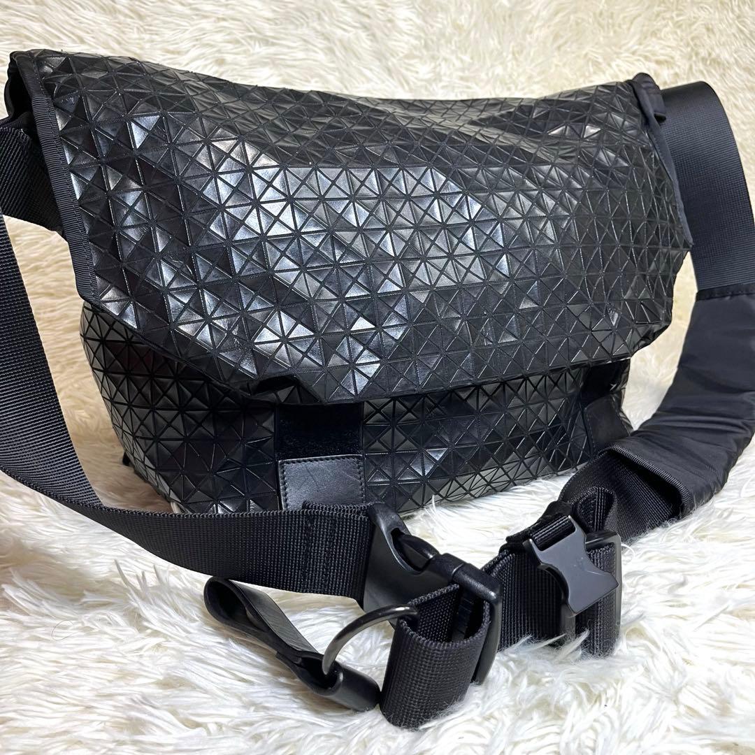 BAO BAO ISSEY MIYAKE メッセンジャーバッグ クロスボディ - メルカリ