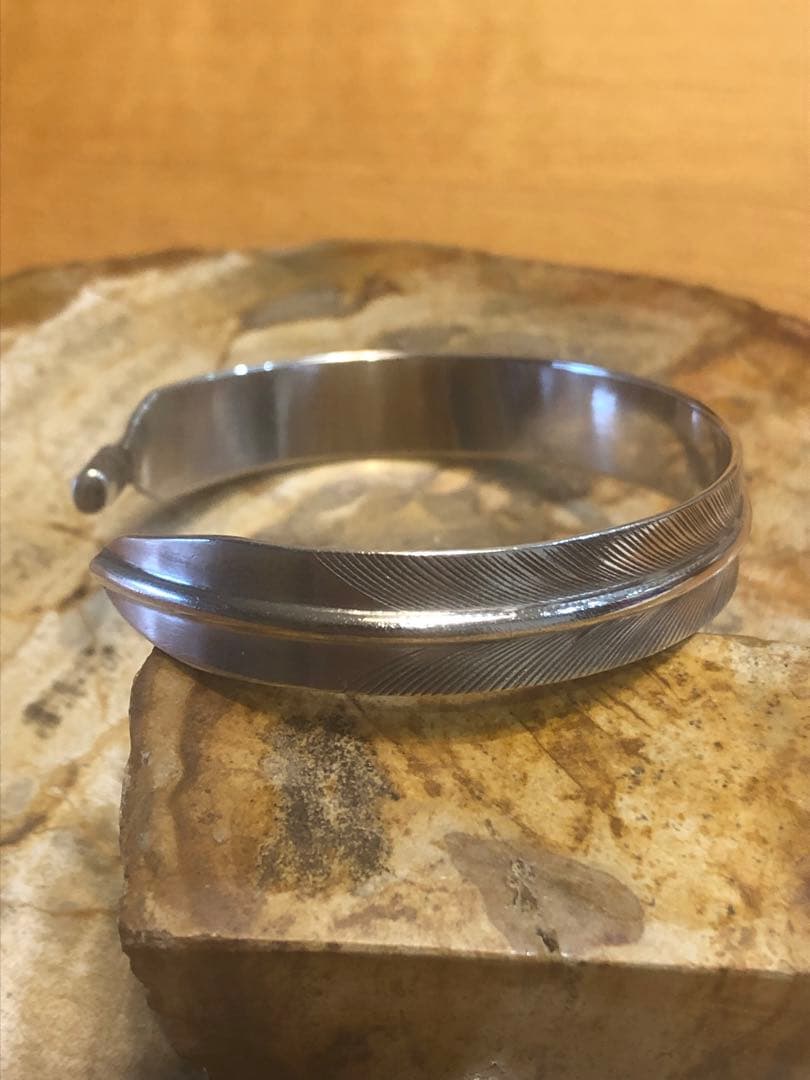 Lena Platero レナプラテロ フェザーバングル 綾鷹