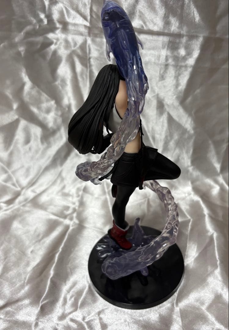 FF7 くじA賞　クラウド・ストライフ フィギュア　エンド賞　ティファ